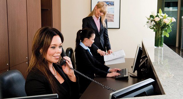 servcorp-westfield-bondi-junction-receptionist-1.jpg